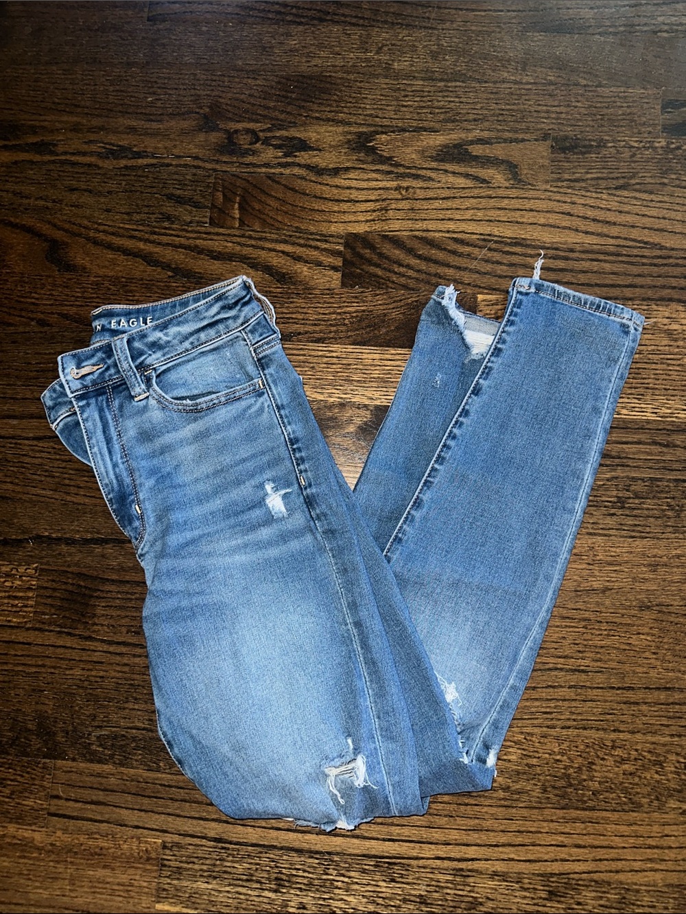 American Eagle Outfitters Light Blue Distressed Skinny Jeans on